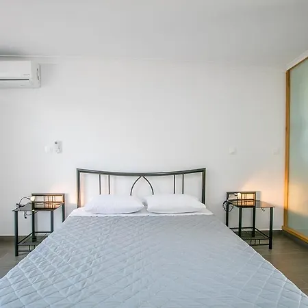 Apartment Fexulis & *